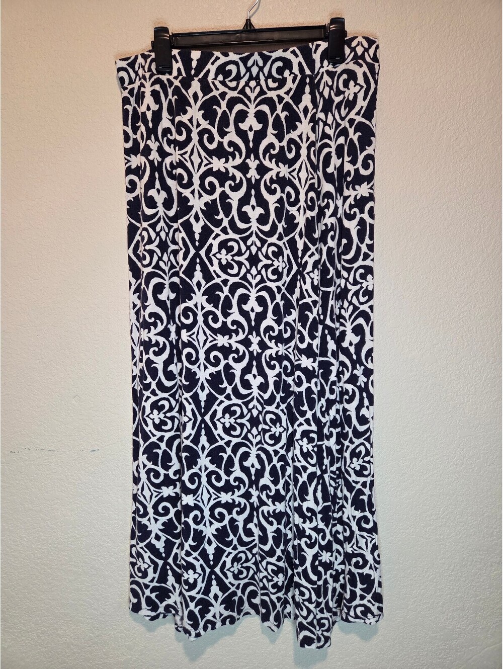 Cato Woman Navy and White Patterned Maxi Skirt Size 18/20